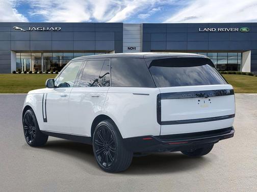 Fuji White 2026 Land Rover Range Rover P530 SE