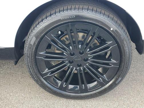 Fuji White 2026 Land Rover Range Rover P530 SE