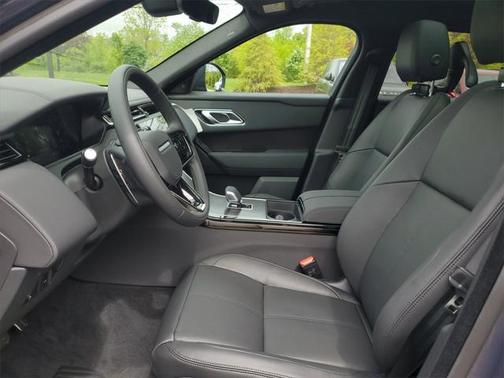 2026 Land Rover Range Rover Velar P250 SE R-Dynamic