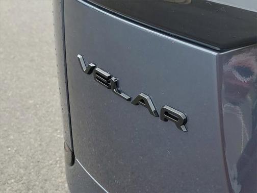 2026 Land Rover Range Rover Velar P250 SE R-Dynamic