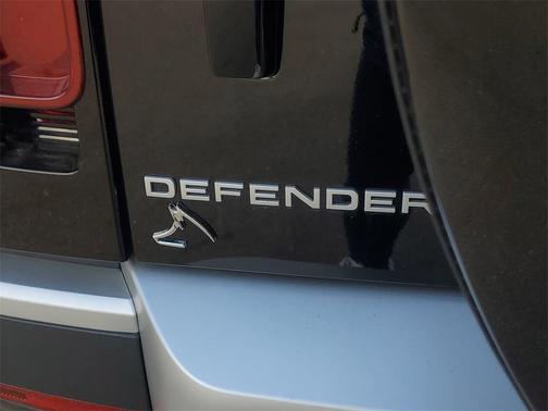 2025 Land Rover Defender 110 P400 S