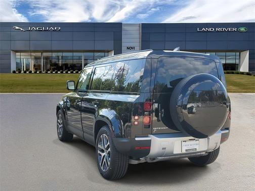 2025 Land Rover Defender 110 P400 S