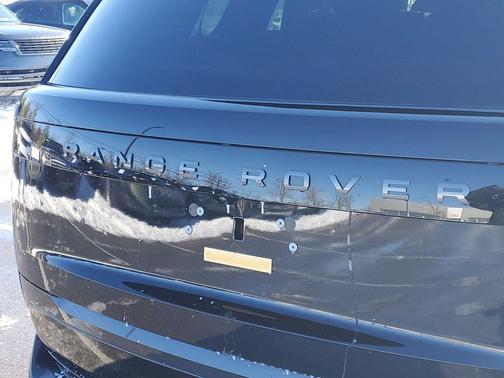 2026 Land Rover Range Rover SE