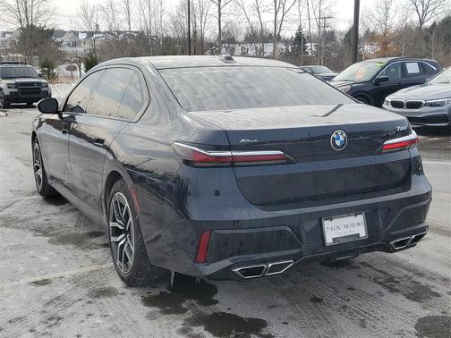 2023 BMW 760 i xDrive