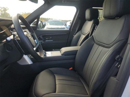 2025 Land Rover Range Rover P530 SE 7 Seat