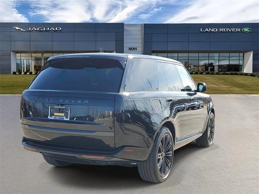 2026 Land Rover Range Rover P530 SE