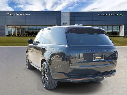 2026 Land Rover Range Rover P530 SE