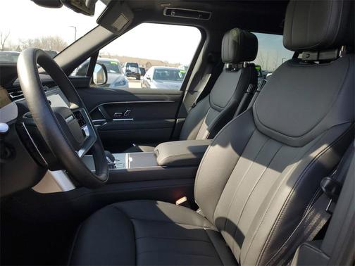 2026 Land Rover Range Rover P530 SE