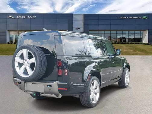 2025 Land Rover Defender 130 P400 X-Dynamic SE