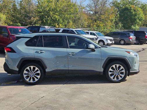 2019 Toyota RAV4 XLE Premium
