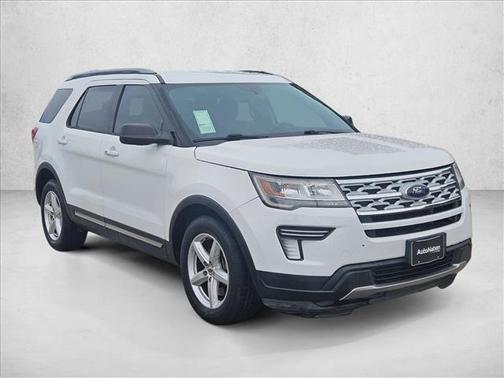 Oxford White 2018 Ford Explorer XLT