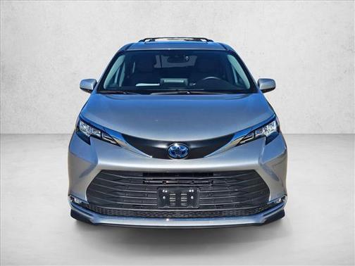 2023 Toyota Sienna XLE 8 Passenger