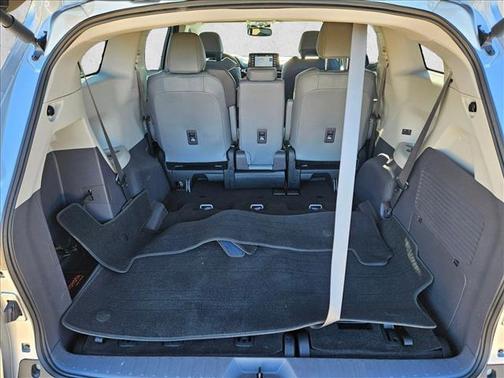 2023 Toyota Sienna XLE 8 Passenger
