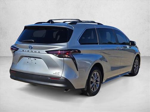 2023 Toyota Sienna XLE 8 Passenger