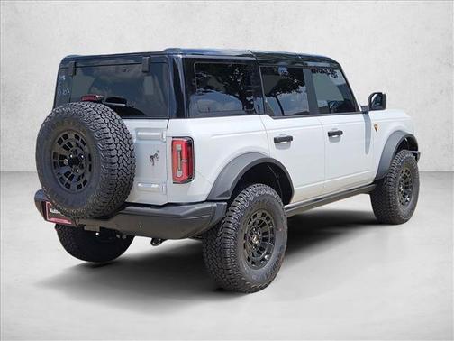 Oxford White 2026 Ford Bronco Badlands