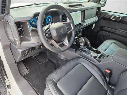 Oxford White 2026 Ford Bronco Badlands