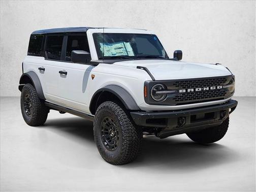 Oxford White 2026 Ford Bronco Badlands