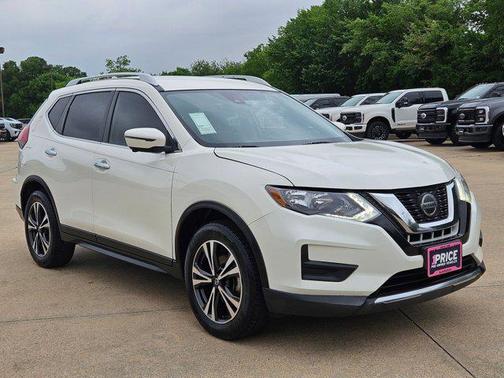 Pearl White Tricoat 2020 Nissan Rogue SV