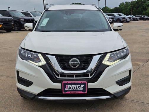 Pearl White Tricoat 2020 Nissan Rogue SV