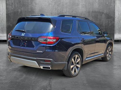 2023 Honda Pilot Touring 8-Passenger