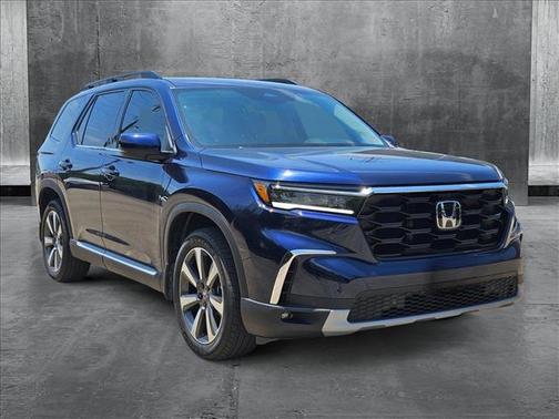 2023 Honda Pilot Touring 8-Passenger