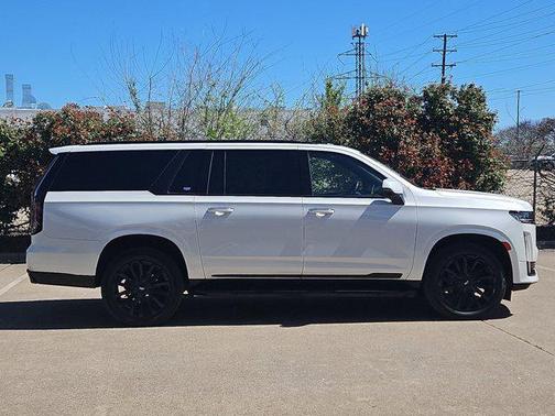 2022 Cadillac Escalade ESV Luxury