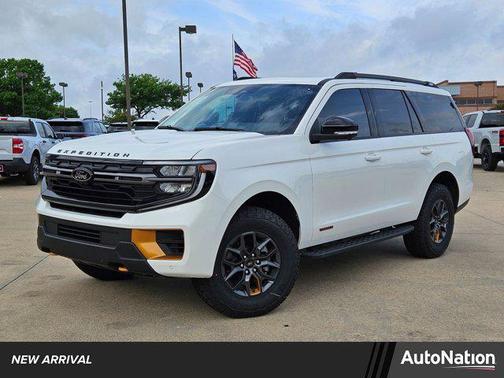 Star White Metallic Tri-Coat 2026 Ford Expedition Tremor