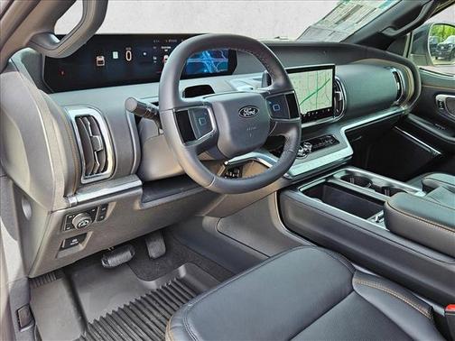 Star White Metallic Tri-Coat 2026 Ford Expedition Tremor