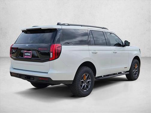 Star White Metallic Tri-Coat 2026 Ford Expedition Tremor