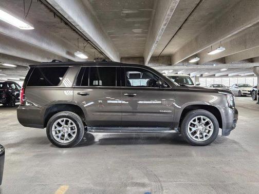 Smokey Quartz Metallic 2019 GMC Yukon SLT Standard Edition