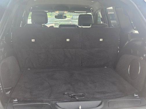 Diamond Black Crystal Pearlcoat 2019 Jeep Grand Cherokee Laredo