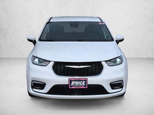 Bright White Clearcoat 2023 Chrysler Pacifica Touring L
