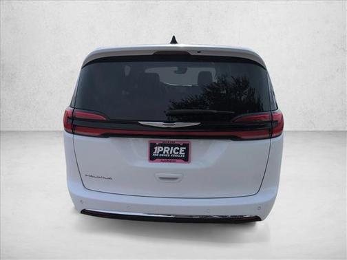 Bright White Clearcoat 2023 Chrysler Pacifica Touring L