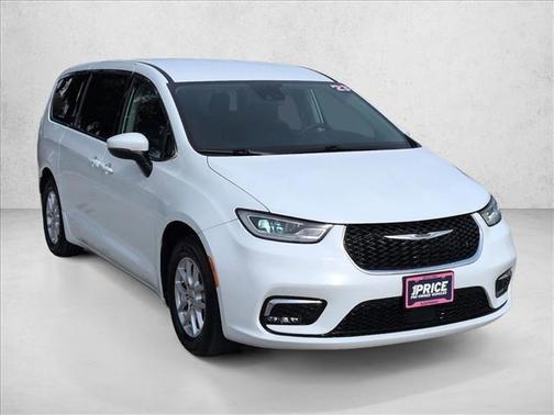 Bright White Clearcoat 2023 Chrysler Pacifica Touring L