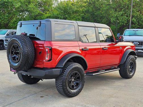 Hot Pepper Red Metallic Tinted Clearcoat 2024 Ford Bronco Wildtrak