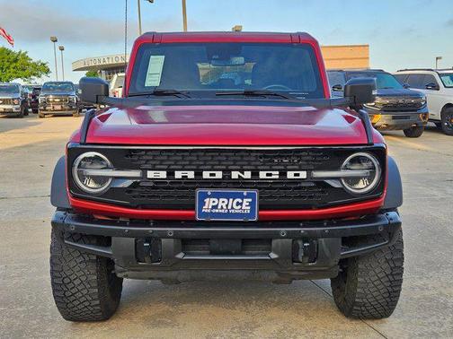 Hot Pepper Red Metallic Tinted Clearcoat 2024 Ford Bronco Wildtrak