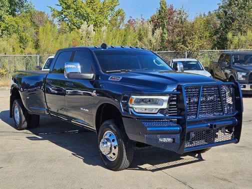 2024 RAM 3500 Laramie Crew Cab 4x4 8' Box