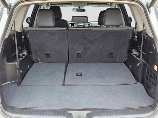 Silver Sky Metallic 2015 Toyota Highlander LE Plus