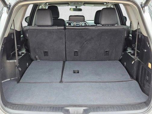 Silver Sky Metallic 2015 Toyota Highlander LE Plus