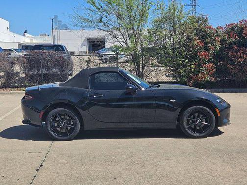 2023 Mazda MX-5 Miata Sport