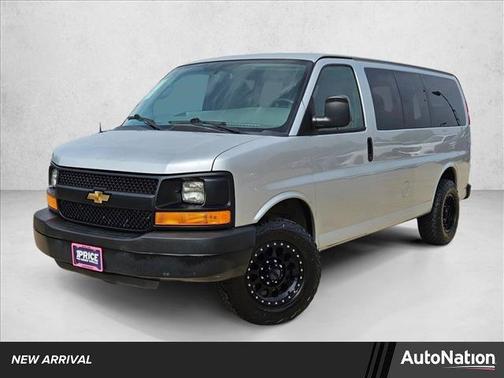 Silver Ice Metallic 2015 Chevrolet Express 2500 LT