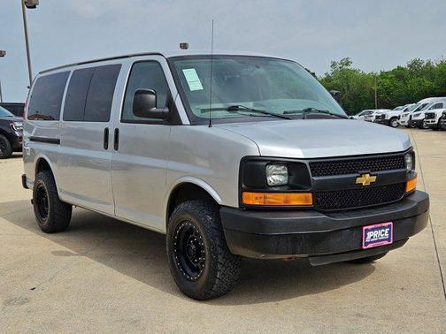 Silver Ice Metallic 2015 Chevrolet Express 2500 LT