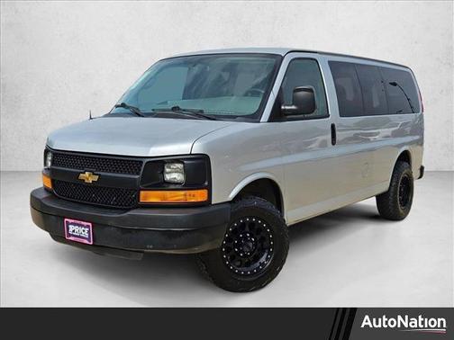 Silver Ice Metallic 2015 Chevrolet Express 2500 LT