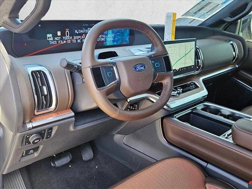 Star White Metallic Tri-Coat 2026 Ford Expedition King Ranch