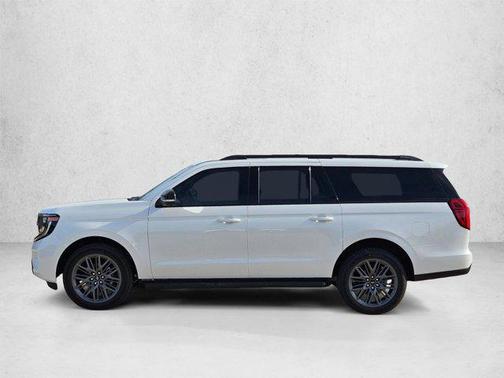 Star White Metallic Tri-Coat 2026 Ford Expedition Max Platinum