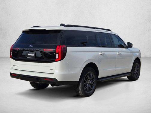 Star White Metallic Tri-Coat 2026 Ford Expedition Max Platinum