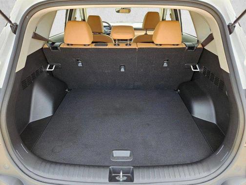 Snow White Pearl 2025 Kia Seltos EX