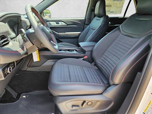 Star White Metallic Tri-Coat 2026 Ford Explorer ST-Line