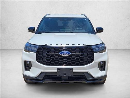 Star White Metallic Tri-Coat 2026 Ford Explorer ST-Line