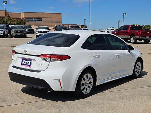 Ice Cap 2024 Toyota Corolla LE